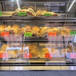 ずんちゃんパン - 店内の商品ケース