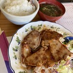 十字路 - 豚焼肉定食　¥1,000