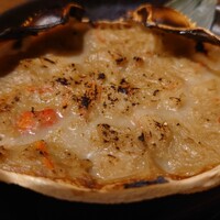 カニとフグの専門店 福島かにふぐ家 - カニ味噌甲羅焼き カニのほぐし身もいっぱい入ってる！