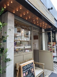 TRASPARENTE - こちらは左隣にあるスイーツ店（同名）