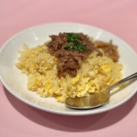 シェフス - 肉のせ炒飯