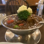 トマト - 和牛ビーフジャワカレー。季節の野菜入り。