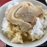 ラーメン もっけだの - 『朝食セット(ラーメンニンニク野菜マシマシ)』のTKG+豚