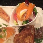 魚陶 - サラダの様ですが白身の魚も入っていました。