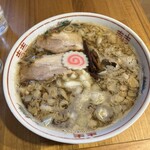 日の出製麺 - 背脂煮干中華(900円税込)大盛り(無料)