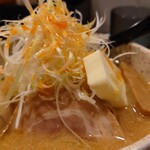 自家製麺 らーめん工房 縁 - ねぎ味噌らーめん（味玉・バタートッピング）