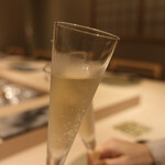Suidoubashi Sushimitsu - スパークリングワインで乾杯