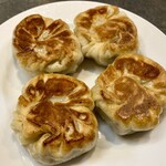 神田餃子屋 - 「海老にら餃子」750円也。