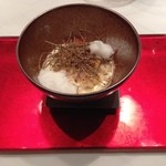 白子とオマール海老　　鯛の塩漬けソース　　黒トリュフ