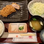 Yaharaka Tonkatsu Aya - 厚切りやはらか
                        ひれかつ定食膳〈小〉
                        1,716円