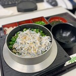 釜寅 - 料理写真:ランチしらす釜飯