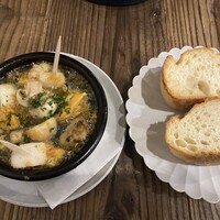 ricont - 帆立とマッシュルームのアヒージョ　バゲット付き　この後、バゲット一つお代わり