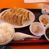 番長餃子道 - 番長肉餃子W定食（1300円）大盛り（100円）