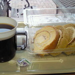 お菓子の菊家 - イートインスペースで無料のコーヒーと♪