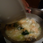 中国四川料理石林 - 海鮮が入った激熱スープをザ～！物凄い湯気が～♪