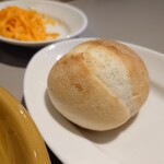 Pasta Alba shonan - 焼きたて丸パン
