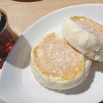 むさしの森珈琲 - 「ふわっとろパンケーキ蜂蜜入メイプルシロップ添え」748円