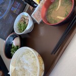 Sukiya - 牛小鉢まぜのっけ朝定食（＾∇＾）