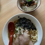 多加水手揉み熟成麺 麺屋 くるり - 鶏白湯with鯖