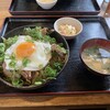 Guram Ma Ma - 牛焼丼　９００円