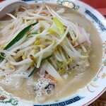 チャンポン福龍 - 蒸し麺を使った独特な戸畑ちゃんぽん、麺が細くあっさりとした白濁スープ