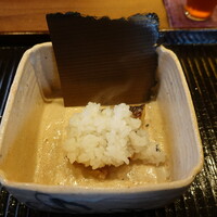 鎌倉 北じま - 炭火焼き赤叺(神奈川県相模湾産)の飯蒸し、薄切りガリチップ入り