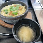 焼肉のわびすけ - 大根の味噌汁も付きます。