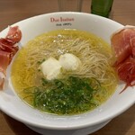 黄金の塩らぁ麺 ドゥエイタリアン - 