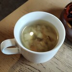 けや木 - スープにも根菜や豆腐がたくさん