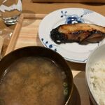 Izakaya Ofuro - しじみ汁と西京焼き