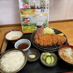 とんかつ 栄ちゃん - しあわせの一食。興奮が止まらない。