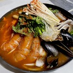 Seafood hotpot (haemultang)
