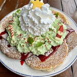 Eggs'n Things - クリスマスリースパンケーキ