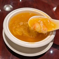 萬珍樓 本店 - 蟹肉ふかひれスープ