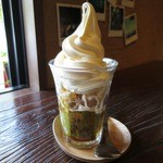 甘味茶房 桃たろう - 湯あがりソフト（抹茶プリン）