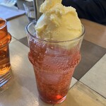 Cafe Akai Harinezumi