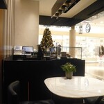 ブルガリ イル・カフェ - 店内（クリスマスツリー）