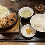 肉食堂 最後にカツ。 - 