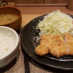 とんかつ 河むら - ロースカツ …… 120㌘　定食　1,400円　