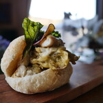 ル パサージュ - 舞茸天と花鯛のロースト きのこクリーム