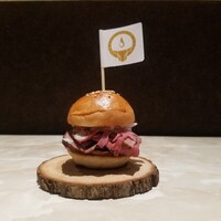 COWMAN STEAK CLUB - サーロインのローストビーフを使った和製ミニバーガー