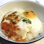 碧水荘 - 夕食（ご飯にイクラ入り月見芋をのせて）