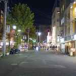 Nakameguro Kakiiredoki - 大箱で明るい雰囲気の時計店の横を進んでいくと