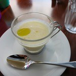 カフェ ブル - ランチスープ　白菜のポタージュ