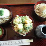 手打ちうどん・そば　一心庵 - 三味そば　880円