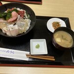 日本料理みうら - 料理写真:海鮮丼定食