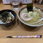 麺屋 神 - 塩ラーメンとチャーシュー丼