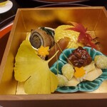 赤坂 菊乃井 - 八寸　鰻八幡、鴨肝松風、茸、慈姑煎餅、山葵菜、海老共焼き、唐墨、紅葉烏賊、松葉素麺、粉吹き銀杏　こりゃ漢字のテストだわ