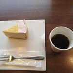 タルトタタン - カマンベールチーズケーキ，コーヒー