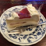 ラテン - 生クリームはどっさり。生地はふんわり。